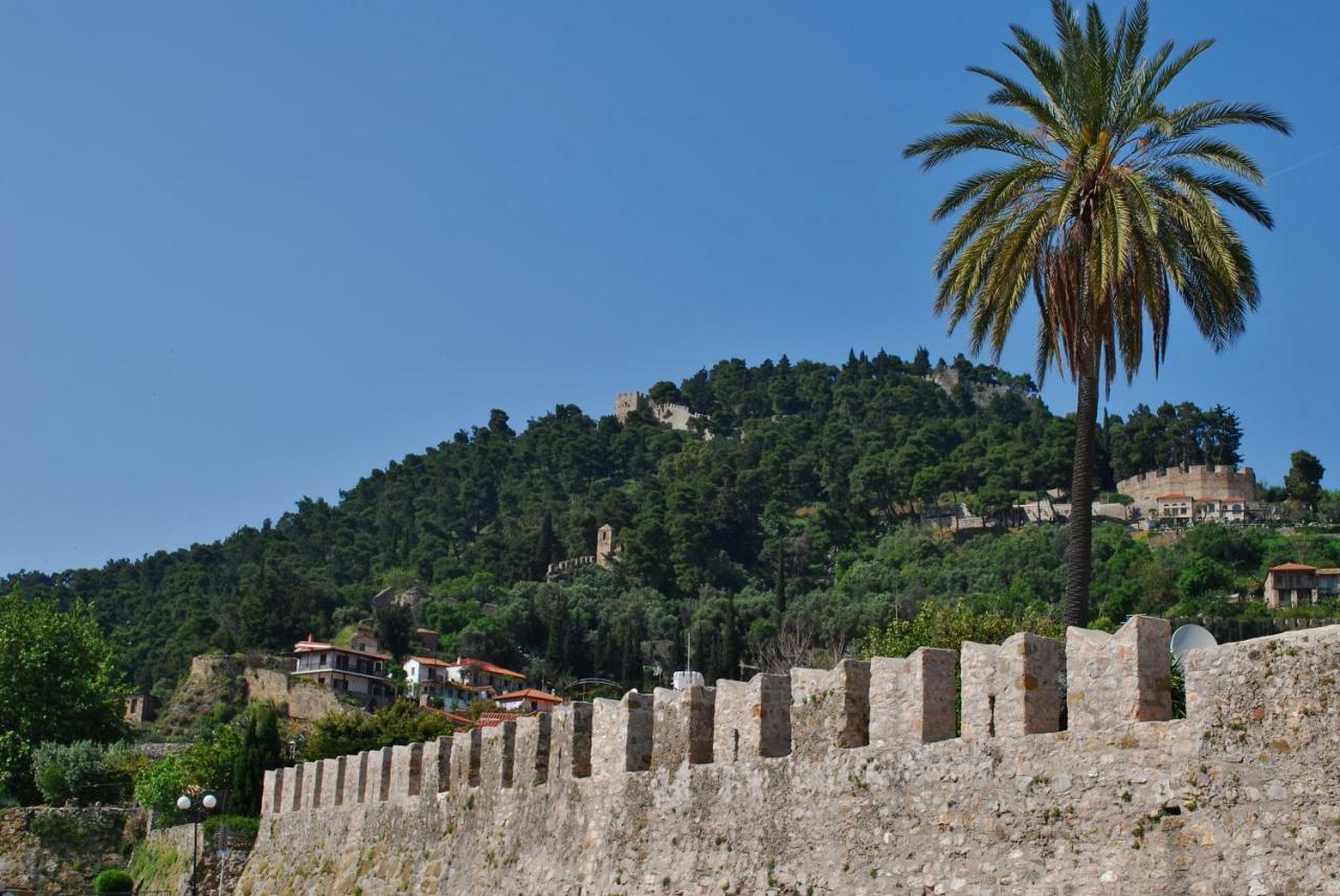 Villa "Pietra E Mare" Nafpaktos Exteriör bild